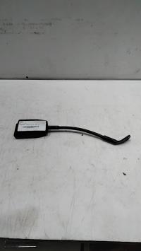 Attache ceinture avant gauche