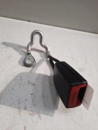 Attache ceinture arriere droit