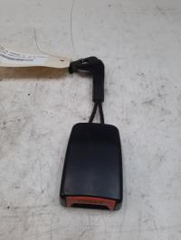 Attache ceinture avant gauche