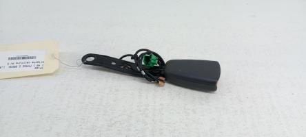 Attache ceinture avant gauche