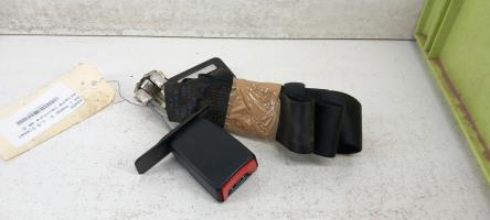 Attache ceinture arriere droit