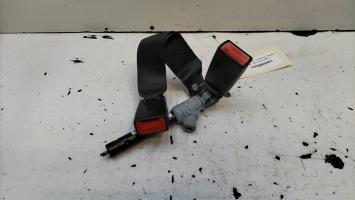 Attache ceinture arriere droit