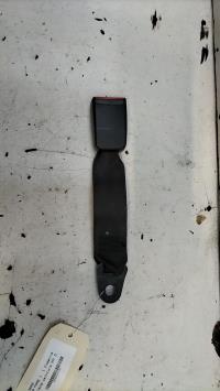 Attache ceinture arriere droit