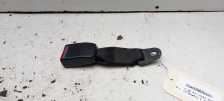 Attache ceinture arriere droit