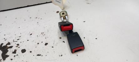Attache ceinture arriere gauche