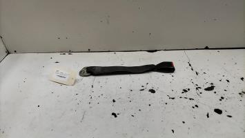 Attache ceinture avant droit