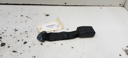 Attache ceinture arriere droit