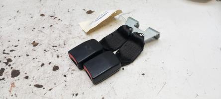 Attache ceinture arriere droit