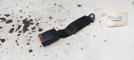 Attache ceinture arriere droit
