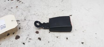 Attache ceinture avant droit
