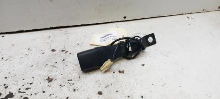 Attache ceinture avant gauche