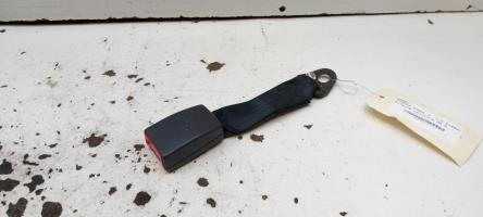 Attache ceinture arriere droit