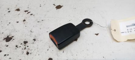 Attache ceinture avant gauche