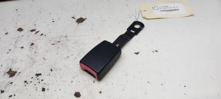 Attache ceinture avant gauche