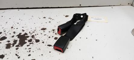 Attache ceinture arriere droit