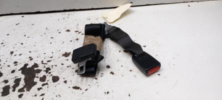 Attache ceinture arriere droit