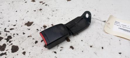 Attache ceinture arriere gauche