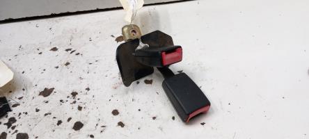 Attache ceinture arriere gauche