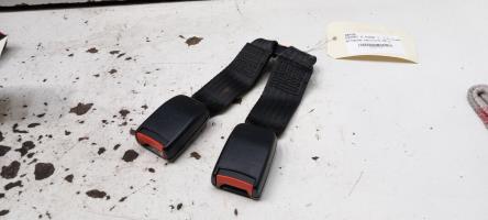 Attache ceinture arriere gauche