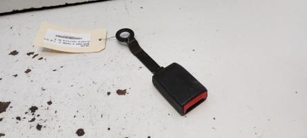 Attache ceinture avant droit