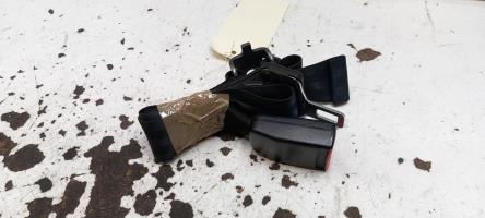 Attache ceinture arriere droit