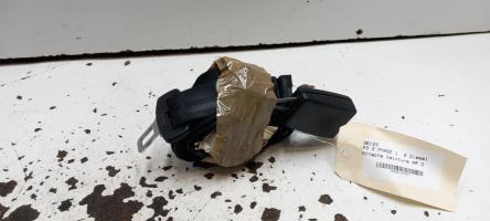 Attache ceinture arriere droit