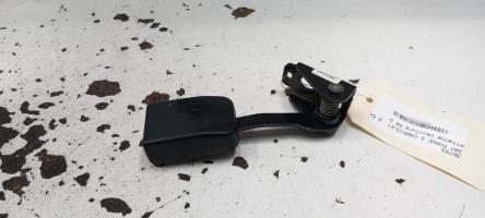 Attache ceinture arriere gauche