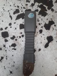 Attache ceinture avant droit