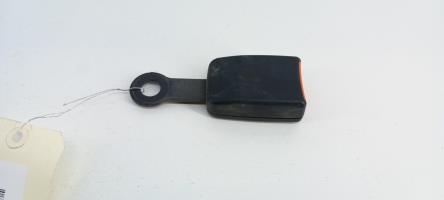 Attache ceinture avant droit
