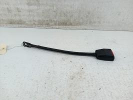 Attache ceinture avant droit
