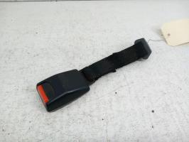 Attache ceinture arriere droit