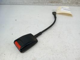 Attache ceinture avant gauche