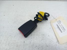 Attache ceinture avant droit