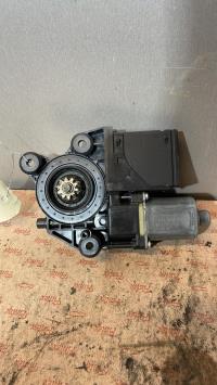 Moteur leve vitre avant droit