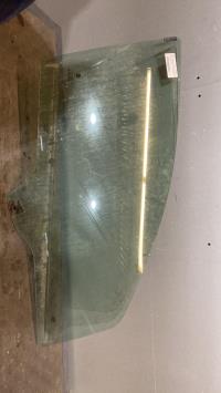 Luna delantera derecha
