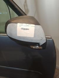 Retrovisor derecho