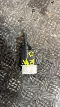 Contacteur feu stop