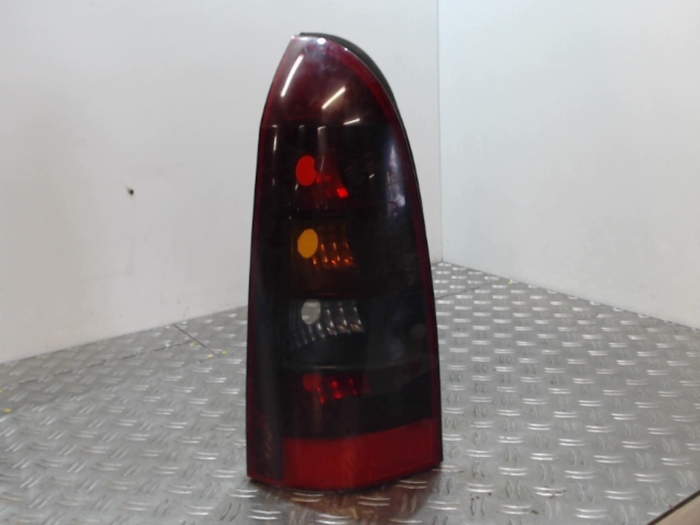 Fanale posteriore principale sinistro (luci)