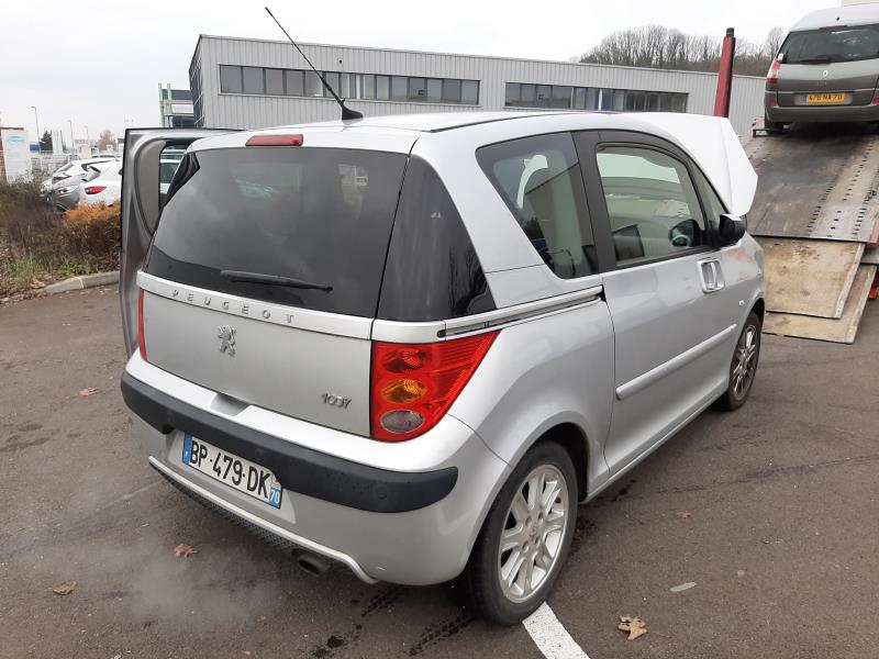 Motore tergicristallo anteriore