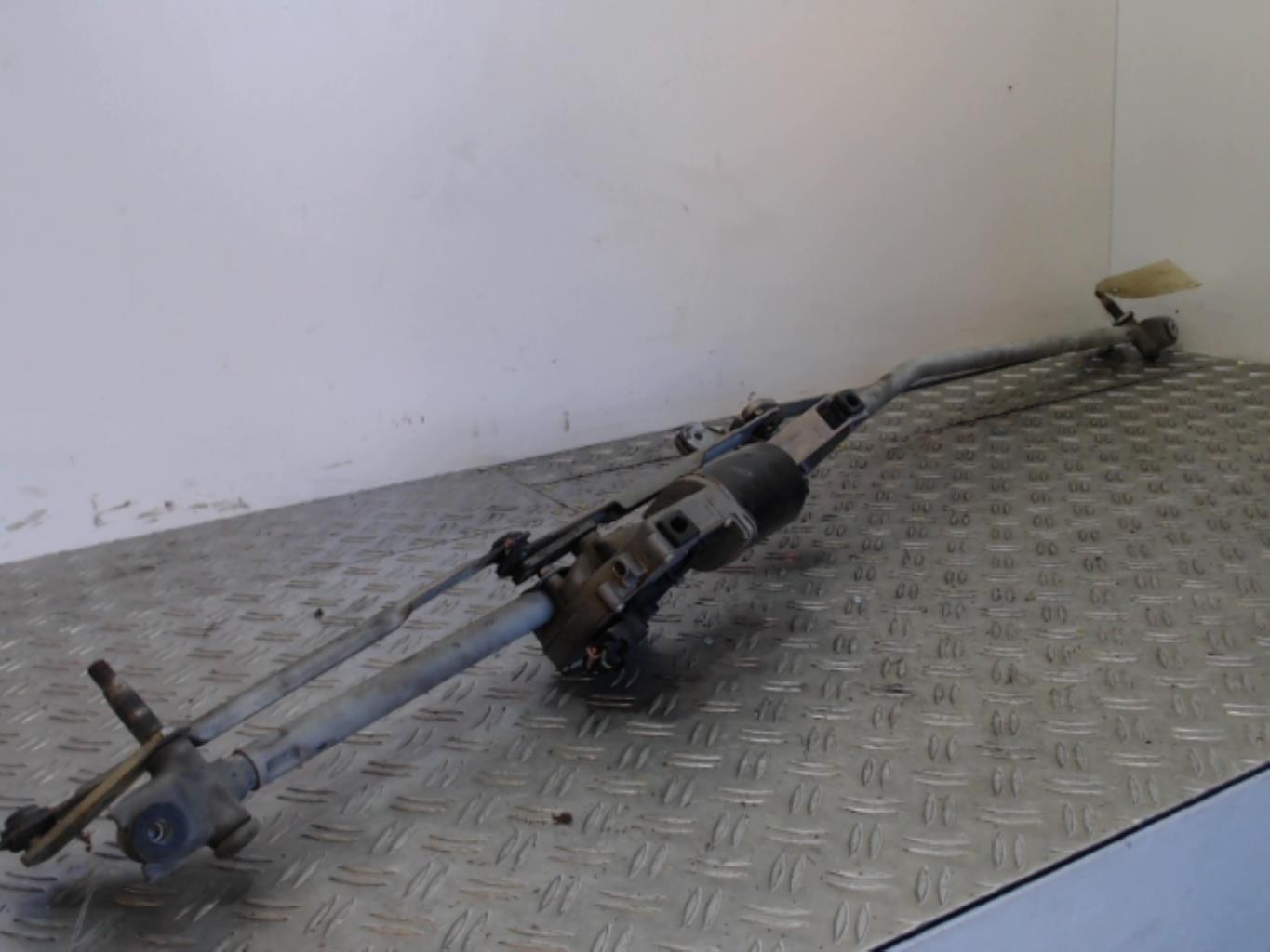 Moteur essuie glace avant