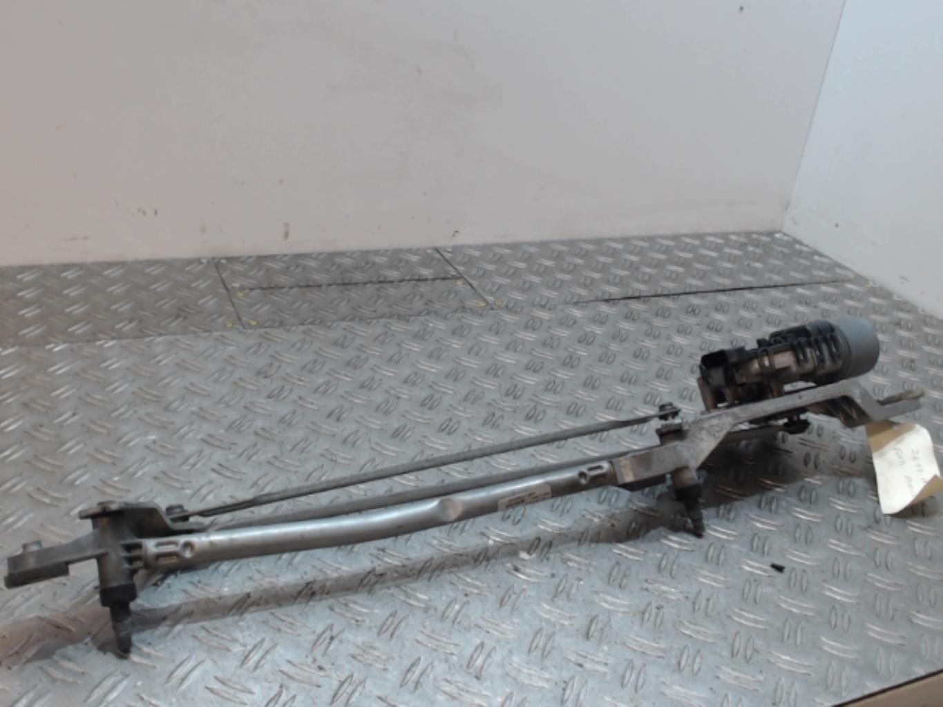 Moteur essuie glace avant