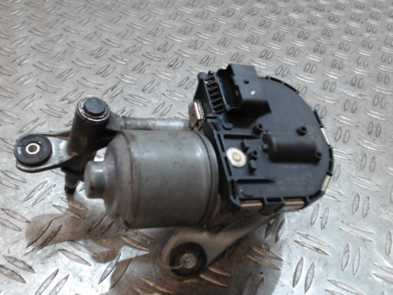 Moteur essuie glace avant droit