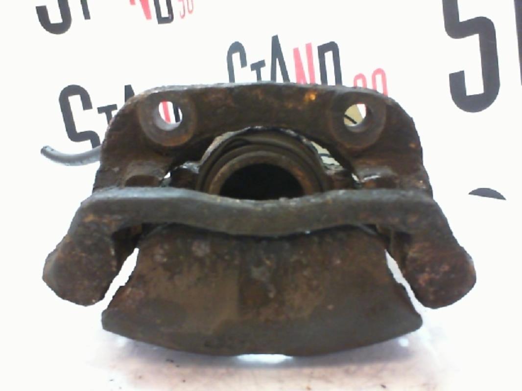 Estribo delantero izquierdo (freno)
