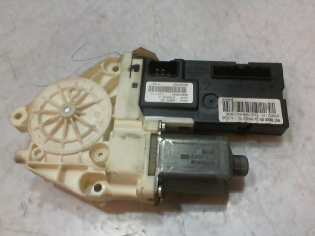 Moteur leve vitre avant droit