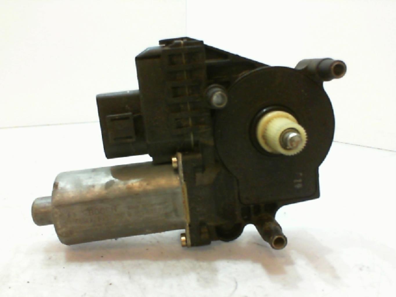 Moteur leve vitre avant droit