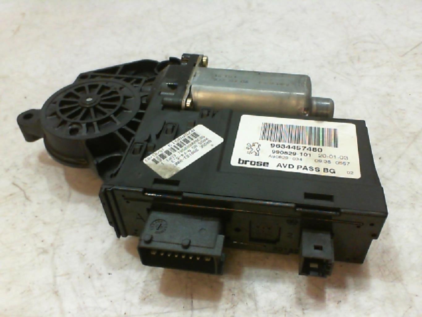 Moteur leve vitre avant droit