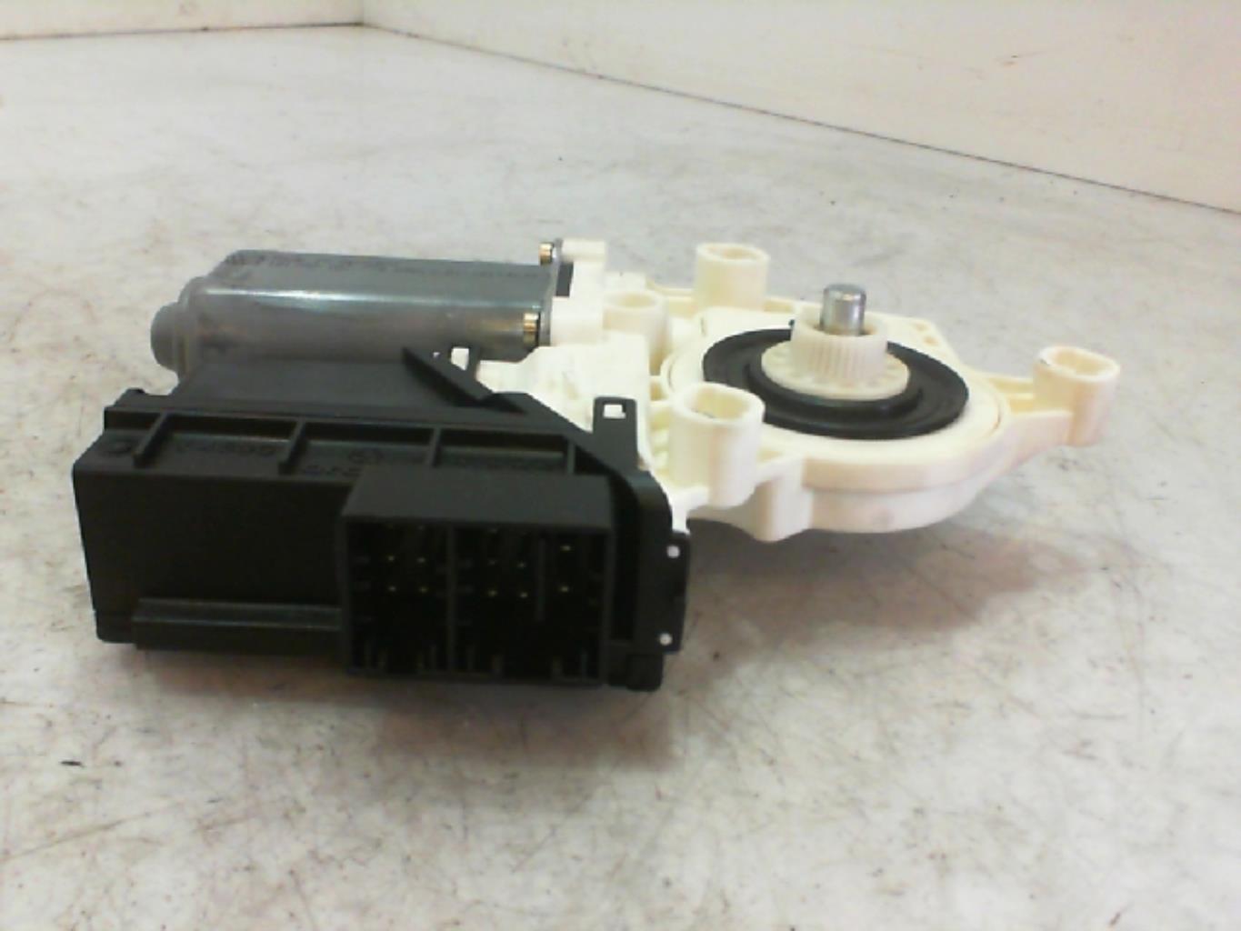 Moteur leve vitre arriere droit