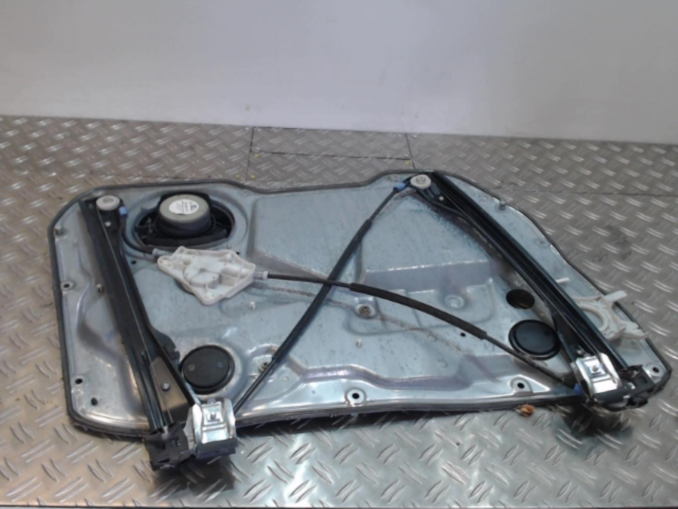 Leve vitre electrique avant droit