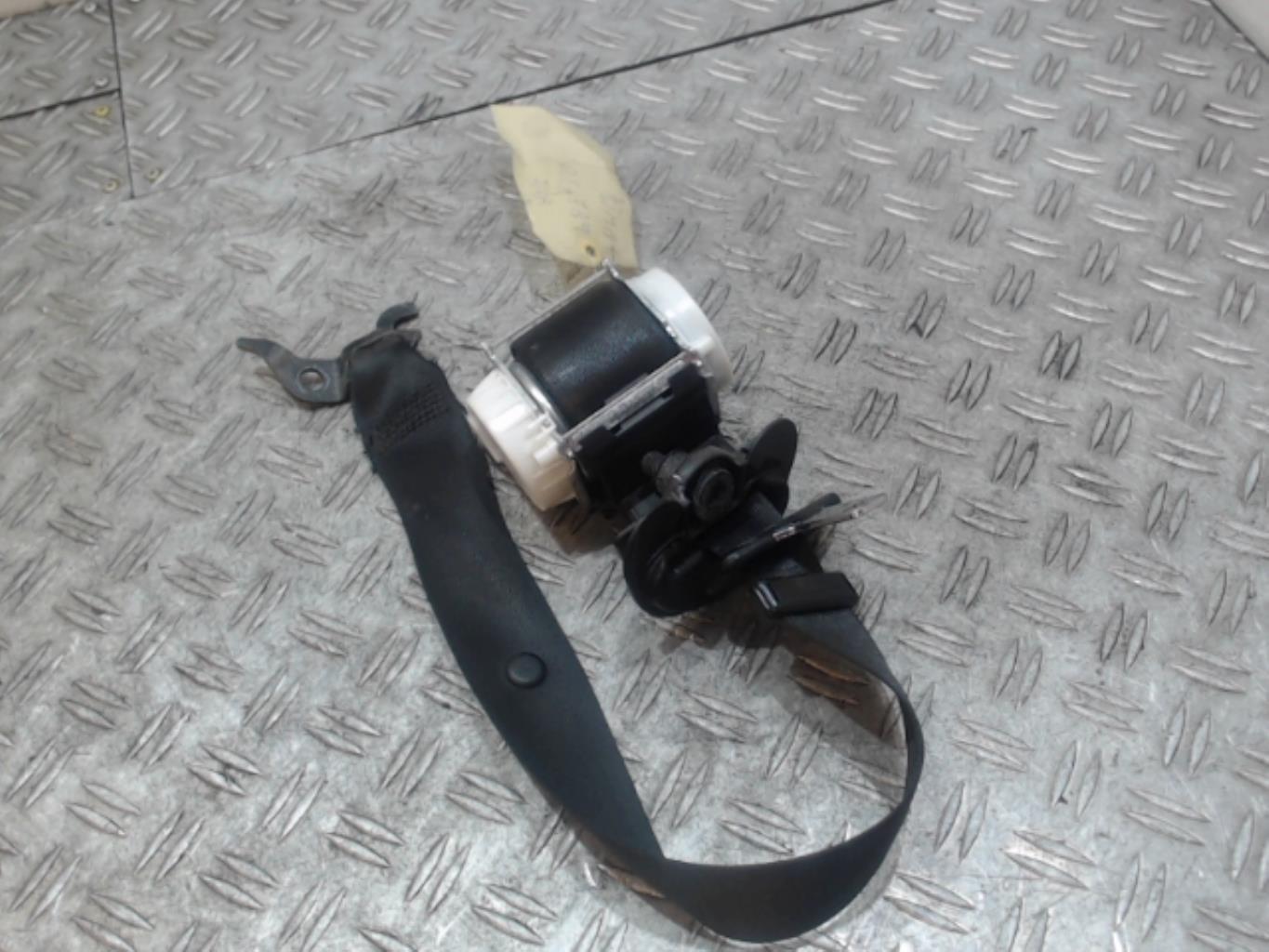 Ceinture avant gauche