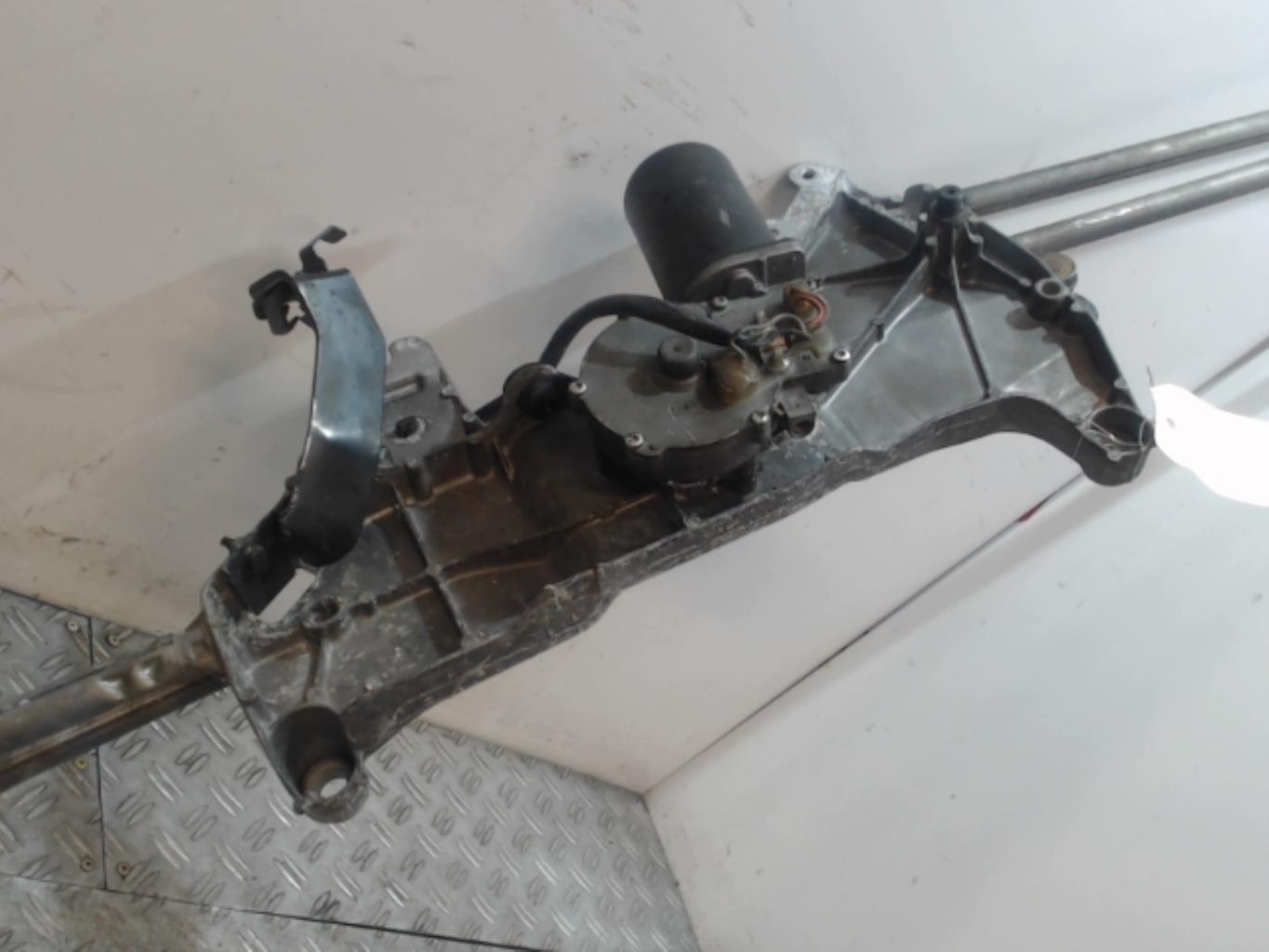 Moteur essuie glace avant